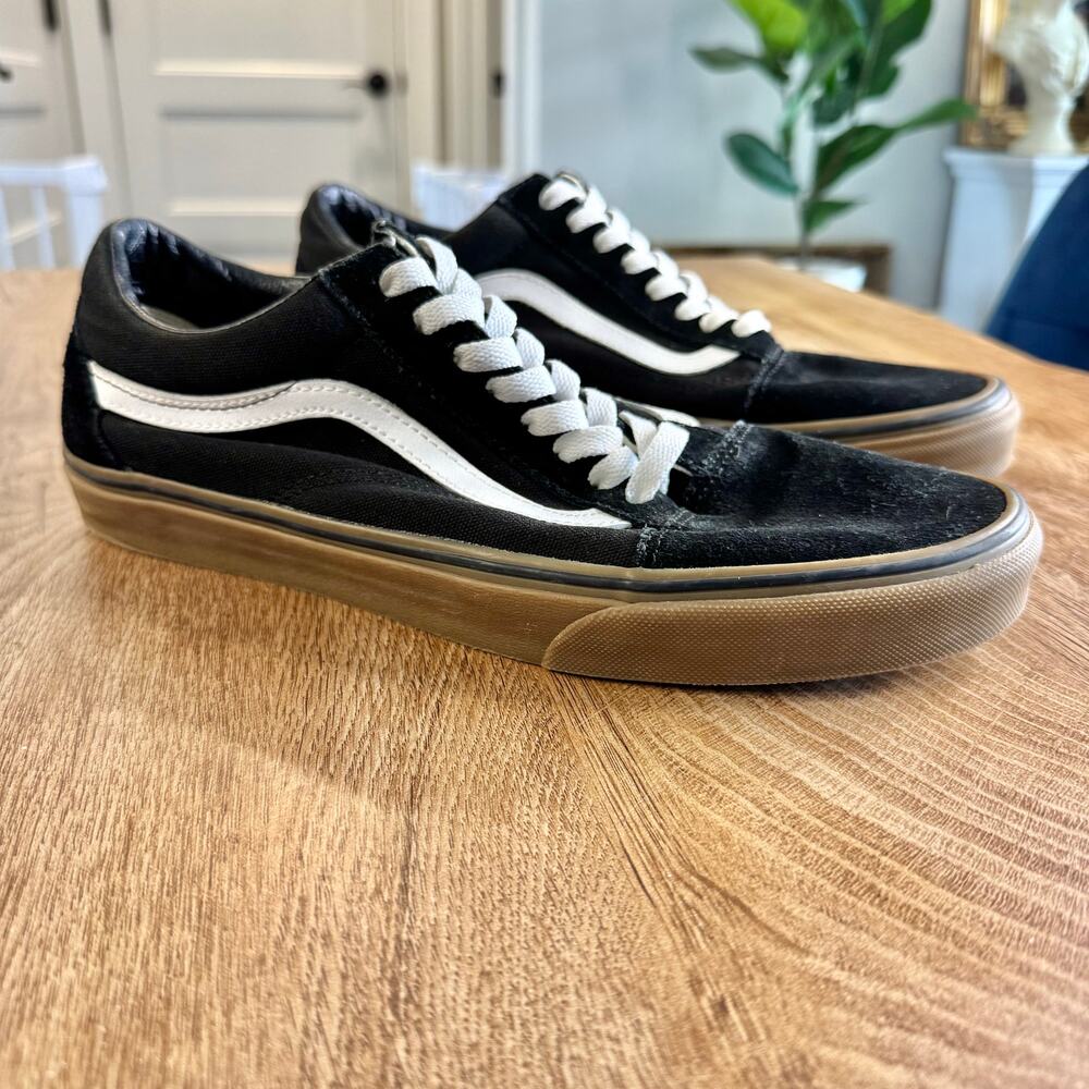 Vans | Old Skool Sneakers in Black/Gum| 500714 | Unisex Men’s 10.5 / Women’s 12